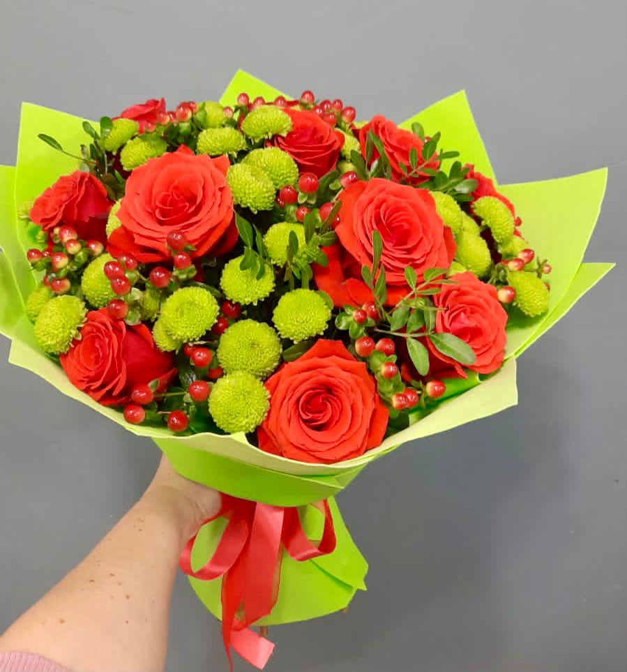 Букет цветов из: Хризантемы и Розы в Лальске