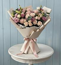 Букет цветов из:  Розы и Лизиантусы в Лальске