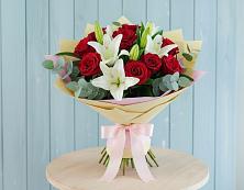 Букет цветов из:  Лилии и Розы #REPLACE_PRED# Лальске