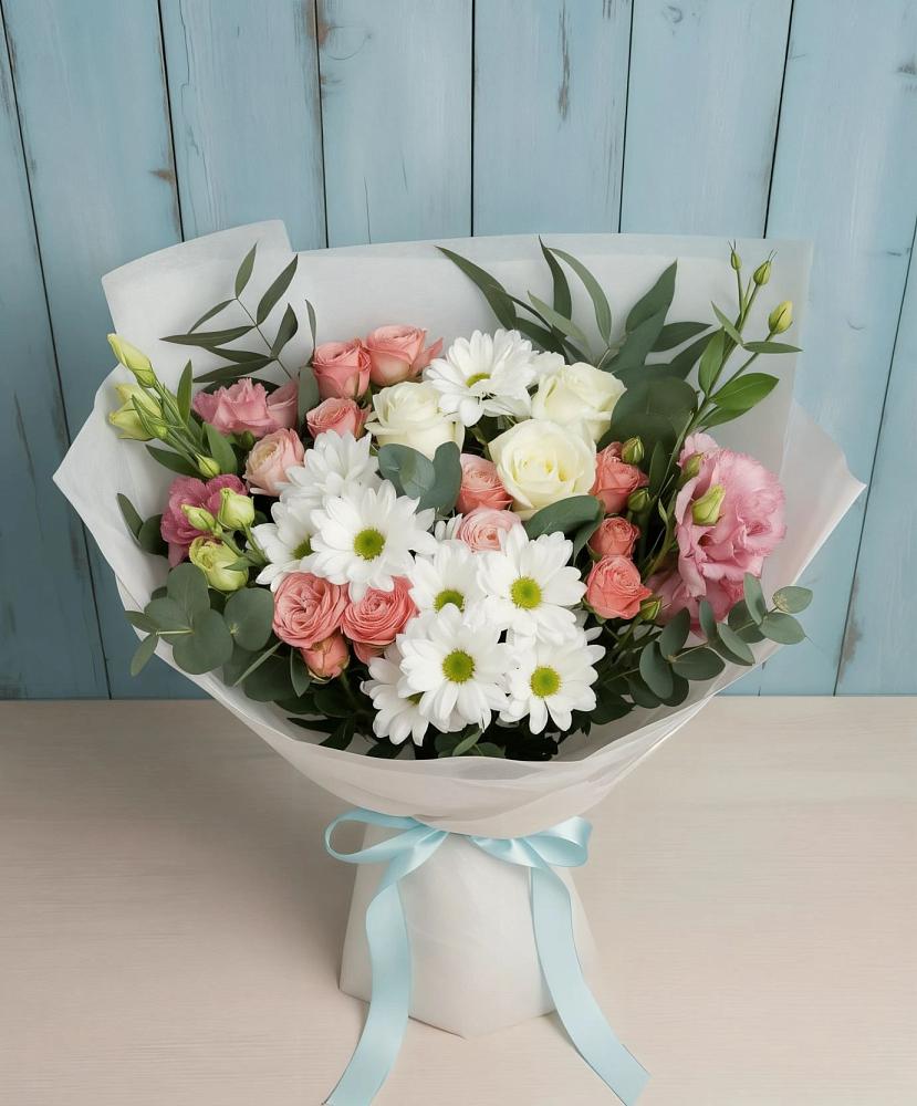 Букет цветов из: Розы, Лизиантусы и Хризантемы в Лальске