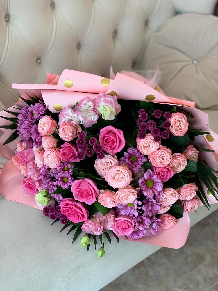 Букет цветов из: Хризантемы, Розы и Лизиантусы в Лальске