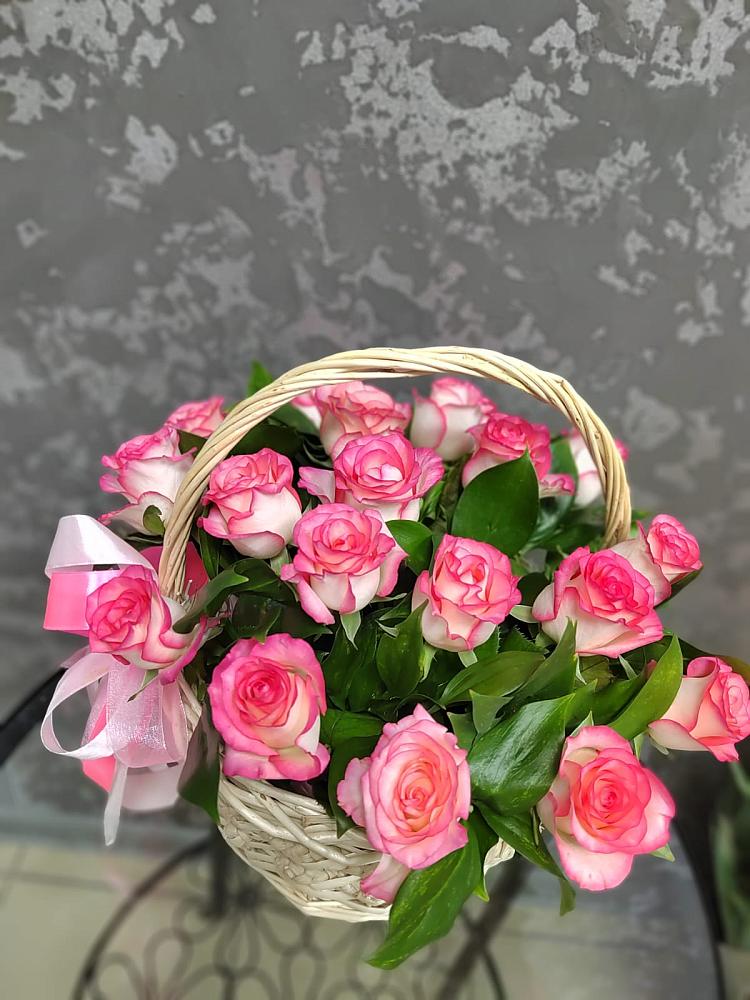 Цветочная композиция из Розы в корзине в Лальске