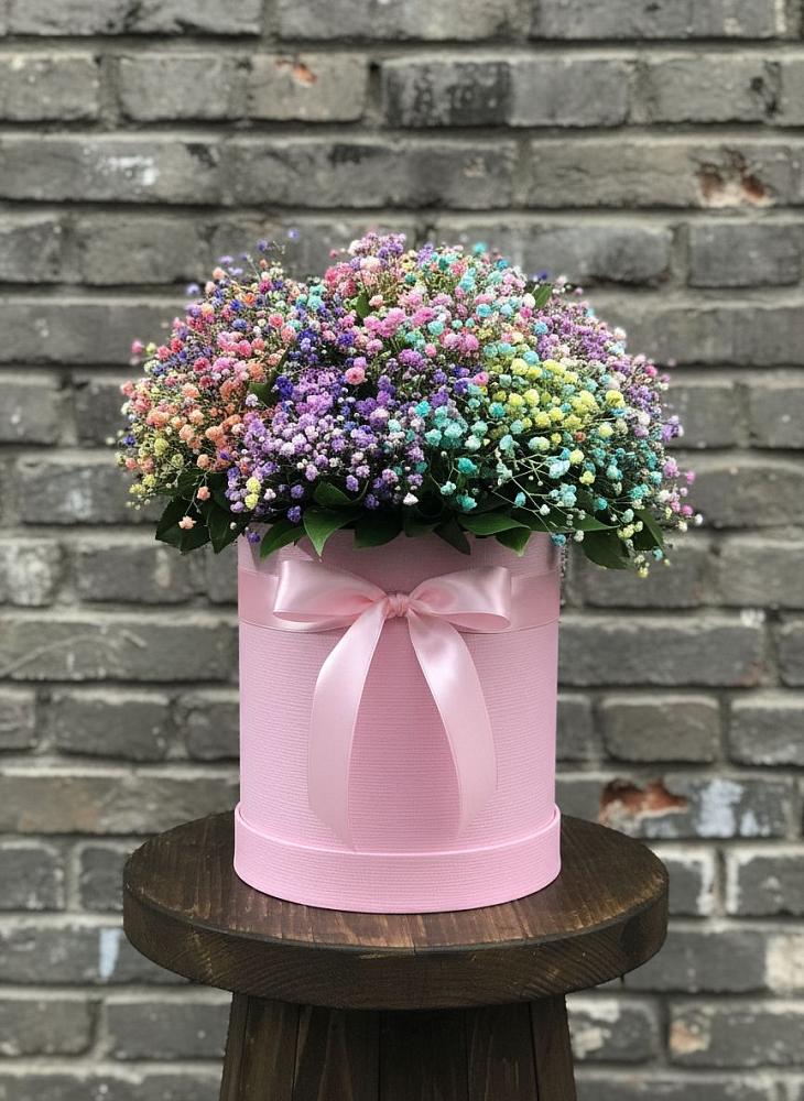 Цветочная композиция из Гипсофила и Розы в шляпной коробке в Лальске