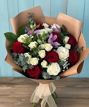 Букет цветов из:  Розы и Альстромерии в Лальске