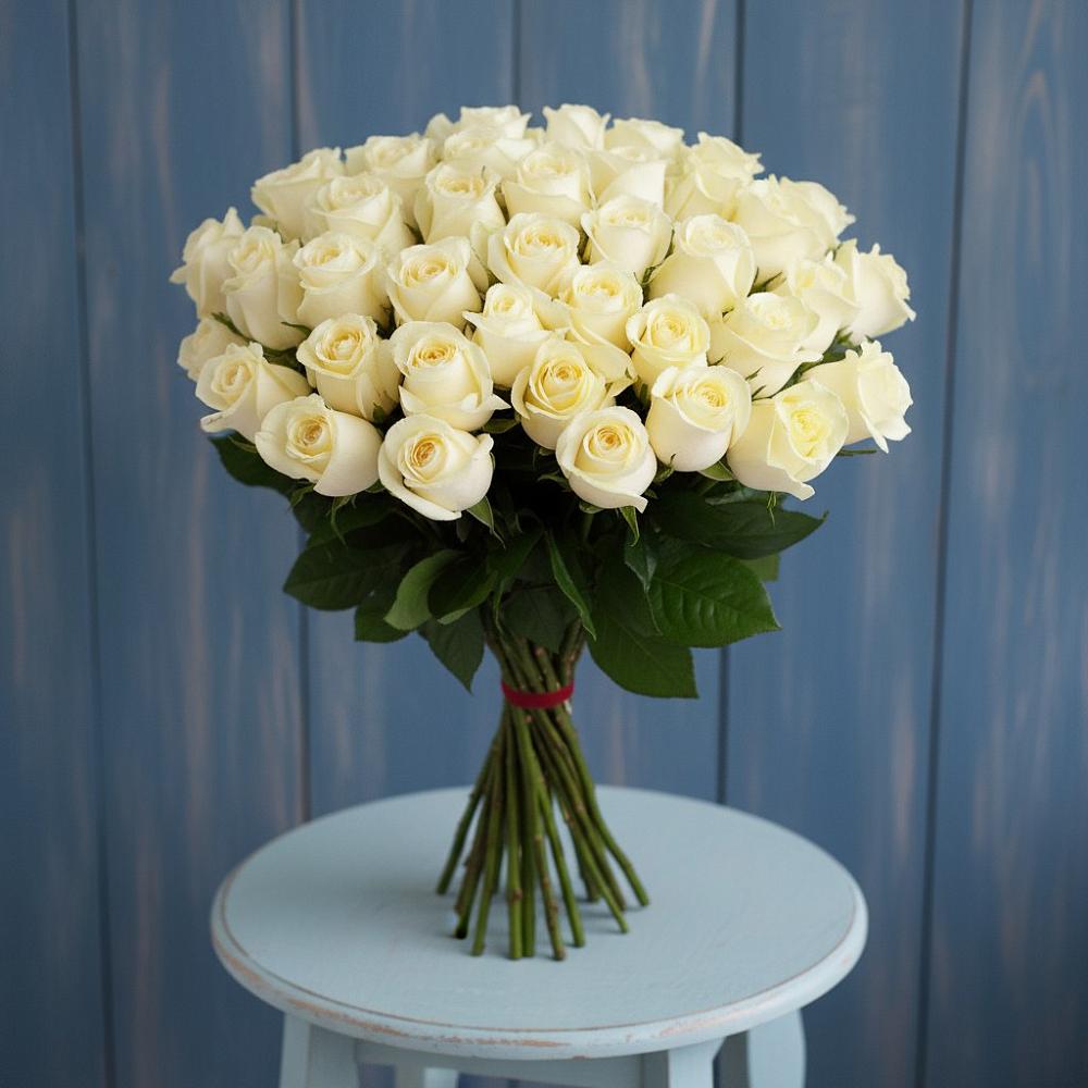 Букет 51 Белая роза Эдлесс Лав в Лальске