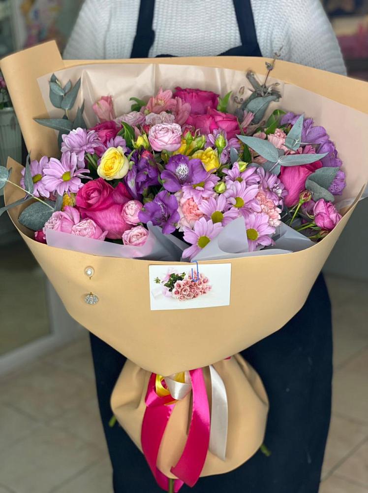 Букет цветов из: Хризантемы, Гвоздики и Альстромерии в Лальске