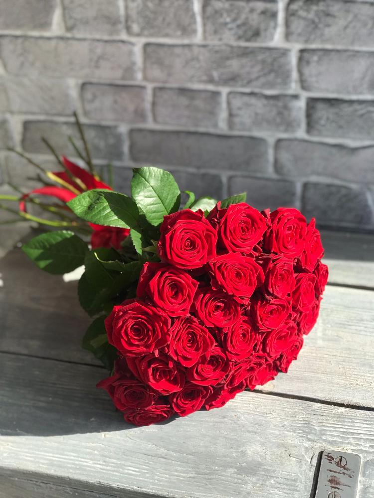 Букет Красные розы Фридом в Лальске