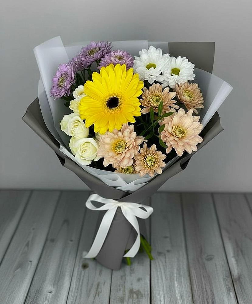 Букет цветов из: Розы, Герберы и Хризантемы в Лальске