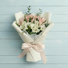 Букет цветов из:  Альстромерии в Лальске