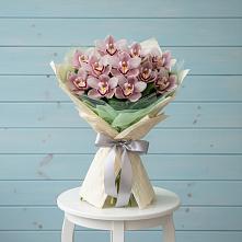 Букет цветов из:  Орхидеи и Розы в Лальске