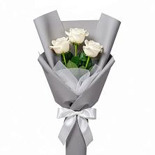 Букет 3 белые розы в Лальске