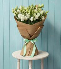 Букет цветов из:  Лизиантусы в Лальске