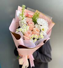 Букет цветов из:  Хризантемы и Розы в Лальске