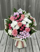 Букет цветов из:  Альстромерии, Гвоздики, Розы и Хризантемы в Лальске