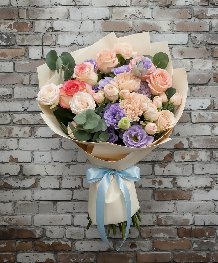 Букет цветов из: Розы, Лизиантусы и Гвоздики в Лальске