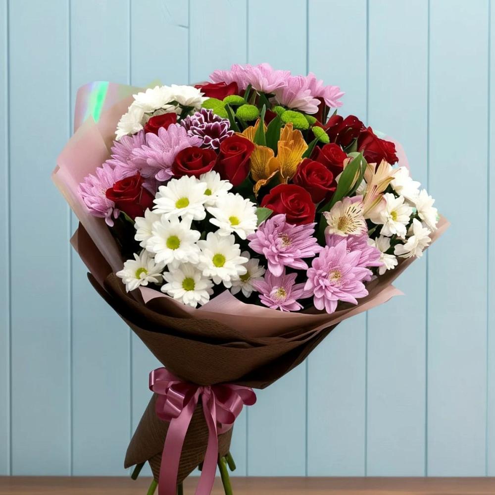 Букет цветов из: Розы, Хризантемы и Альстромерии в Лальске