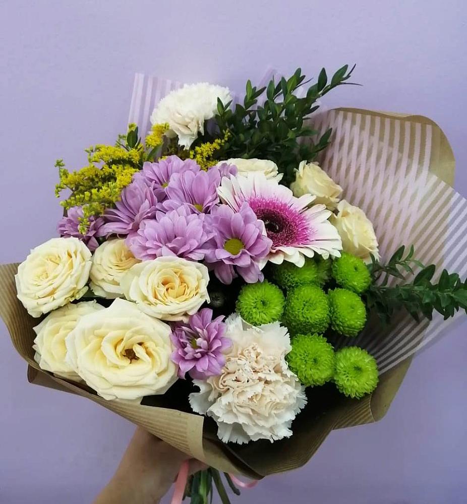 Букет цветов из: Хризантемы, Розы, Гвоздики и Герберы в Лальске