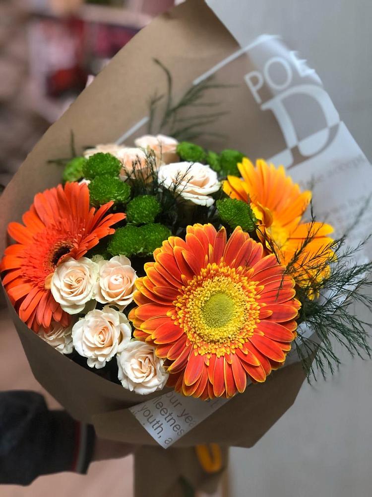 Букет цветов из: Герберы, Хризантемы и Розы в Лальске