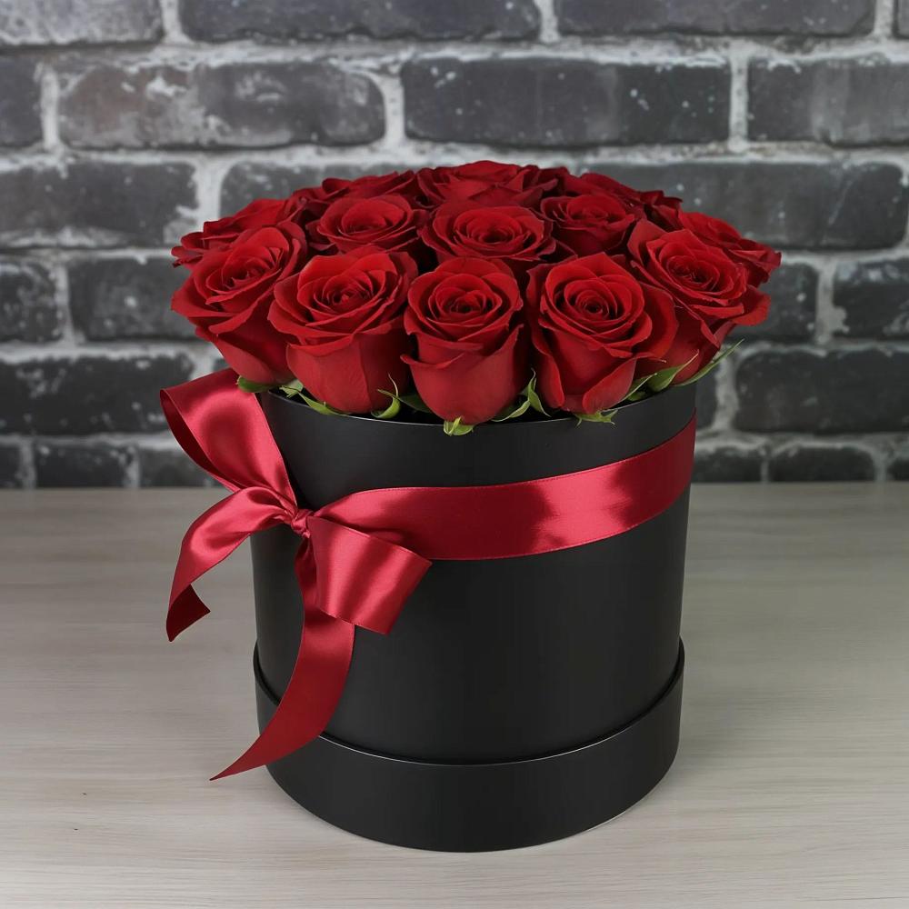 Цветочная композиция из Розы в шляпной коробке в Лальске