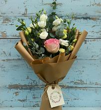 Букет цветов из:  Розы и Лизиантусы в Лальске