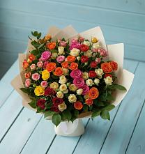 Букет Микс из разноцветных кустовых роз в Лальске
