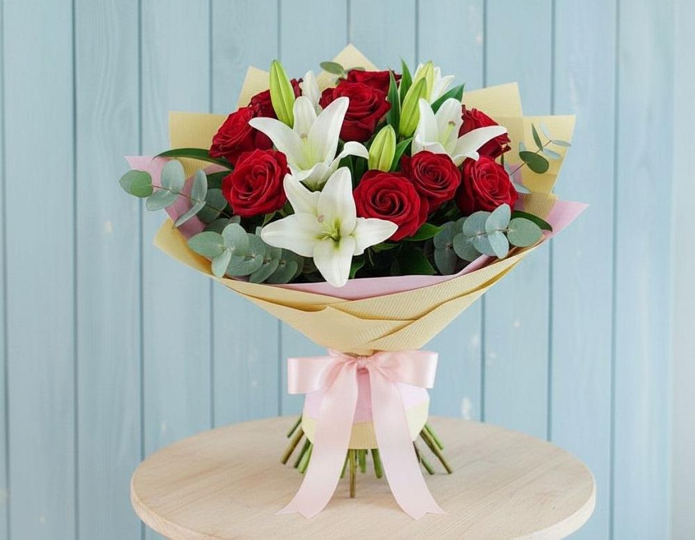 Букет цветов из: Лилии и Розы в Лальске